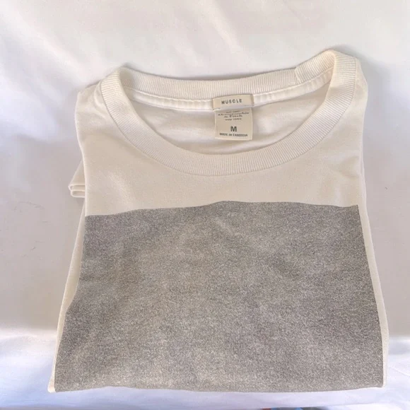 Gently Worn Abercrombie & Fitch Muscle White Graphic T-Shirt -Men’s Size Medium - Picture 4 of 9